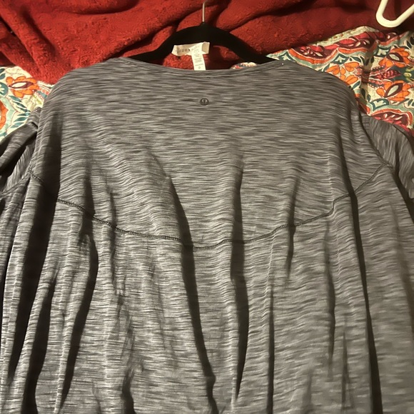 Lululemon long sleve - Picture 2 of 2